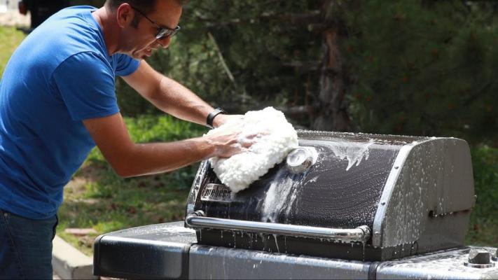 How to Maintain Your Flat-Top BBQ Warm Up The Surface After Each Use