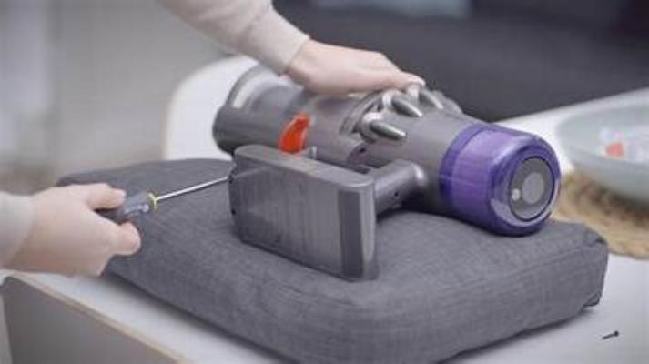 How To Disassemble And Unplug A Dyson Vacuum Cleaner