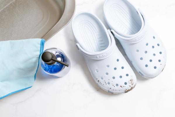 A Guide To Keeping White Crocs Clean